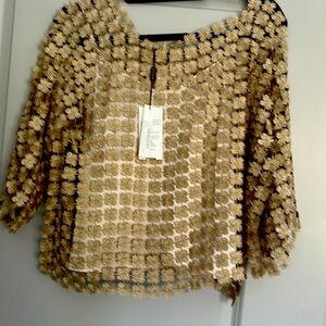 Lace tan top with lining adjustable 3/4 length sleeves . Beautiful top